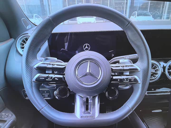 Фото 4 - Mercedes-Benz GLA-Class AMG