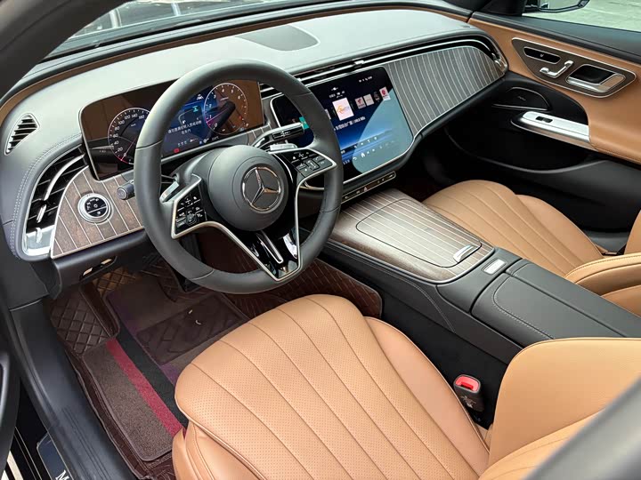 Photo 5 - Mercedes-Benz E-Class