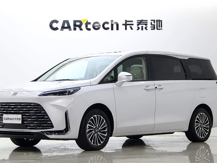 Фото 1 - Buick GL8 Hybrid