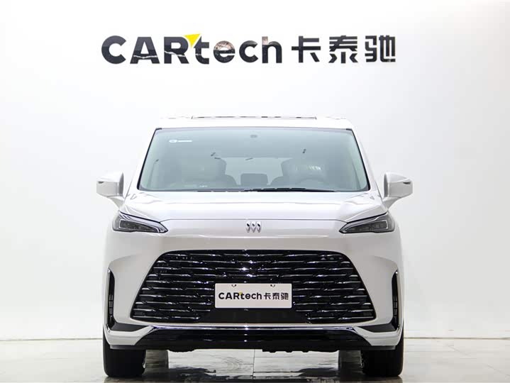 Фото 2 - Buick GL8 Hybrid