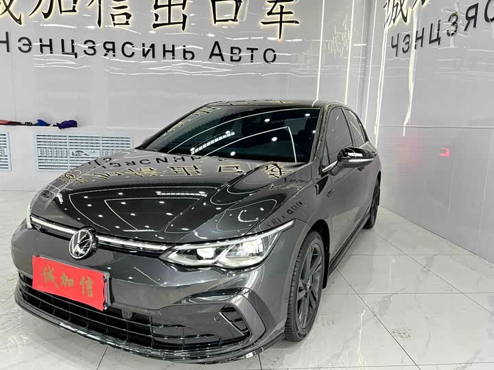 Фото 1 - Volkswagen Golf