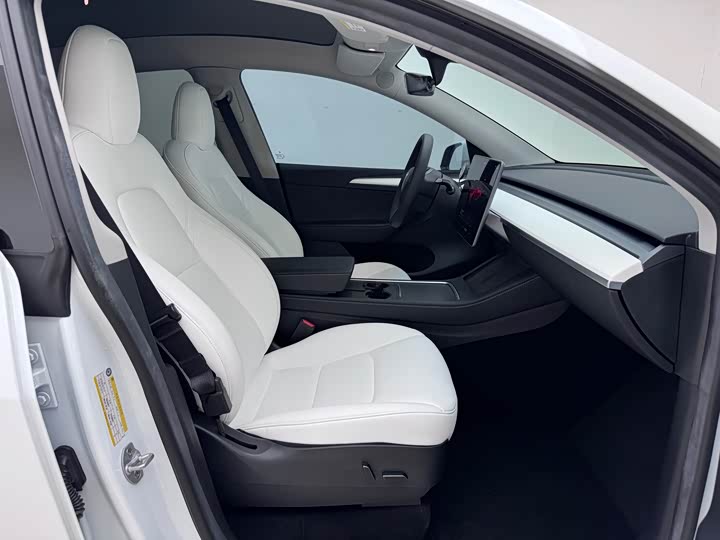 Фото 8 - Tesla Model Y