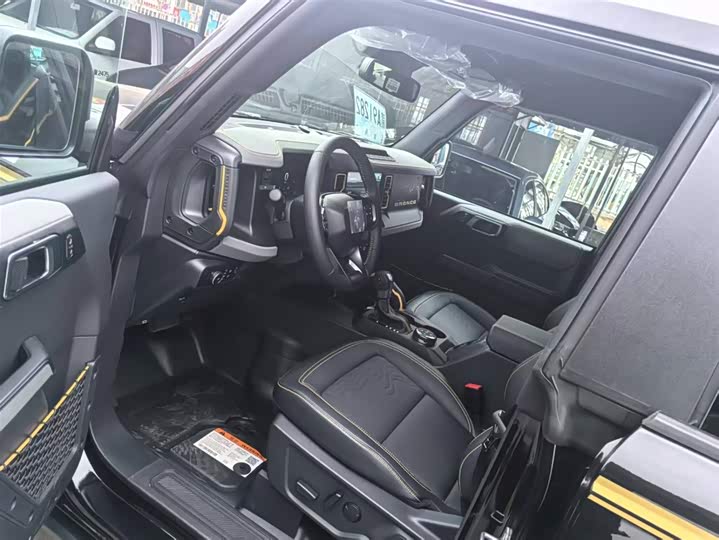 Фото 4 - Ford Bronco