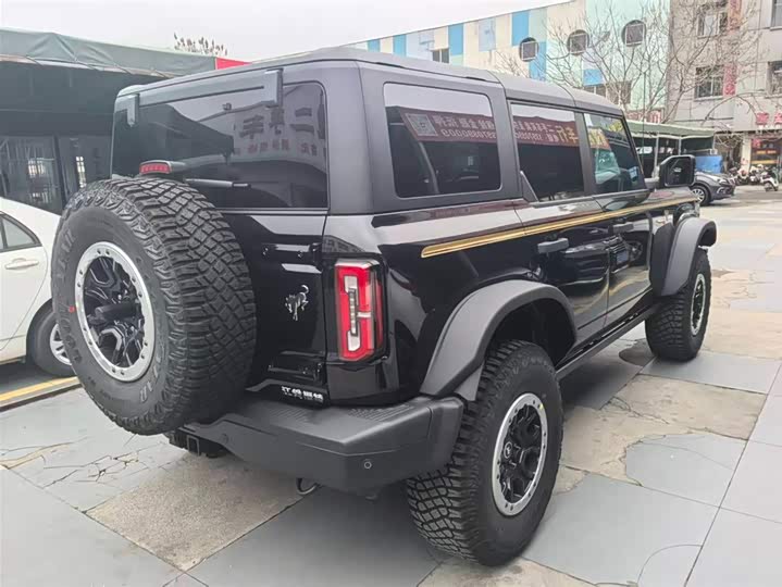 Фото 9 - Ford Bronco