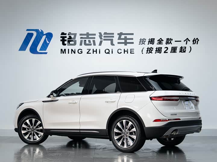 Фото 3 - Lincoln Corsair