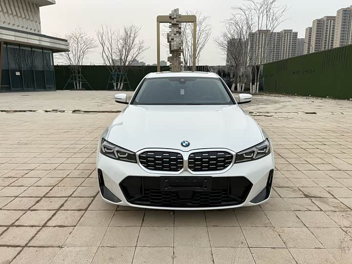 Photo 2 - BMW 3 Series