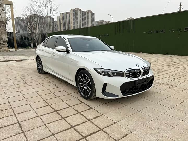 Photo 3 - BMW 3 Series