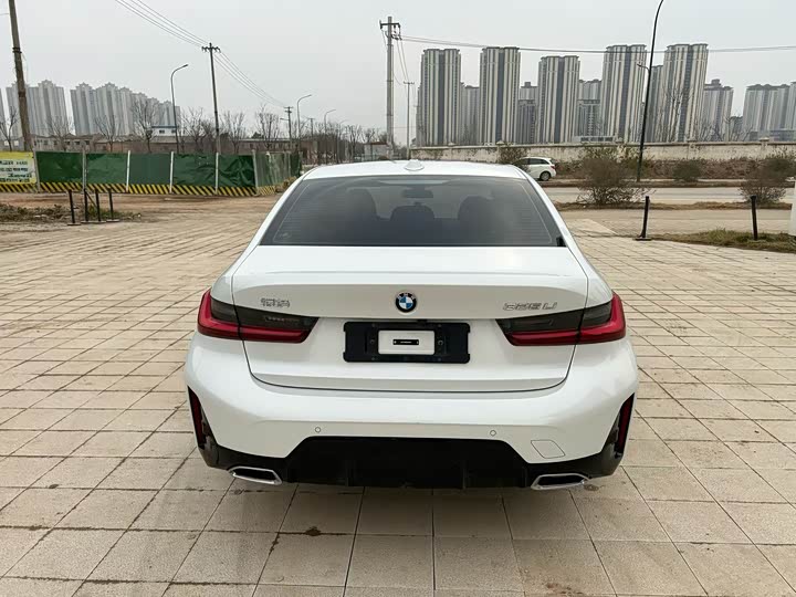 Photo 8 - BMW 3 Series