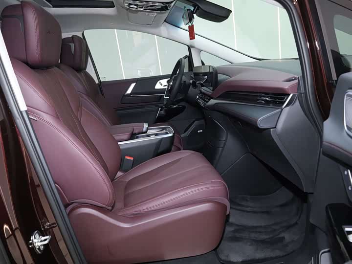 Фото 3 - Buick GL8 Century