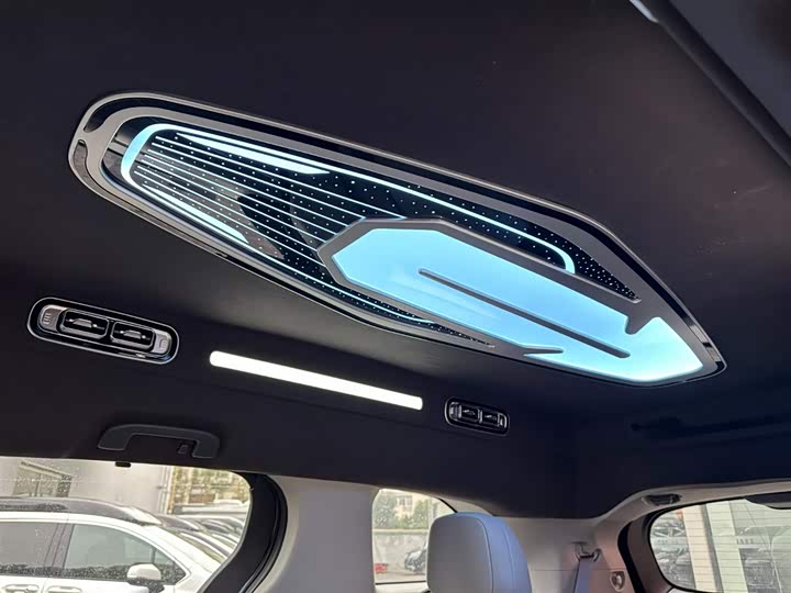 Фото 8 - Toyota Sienna