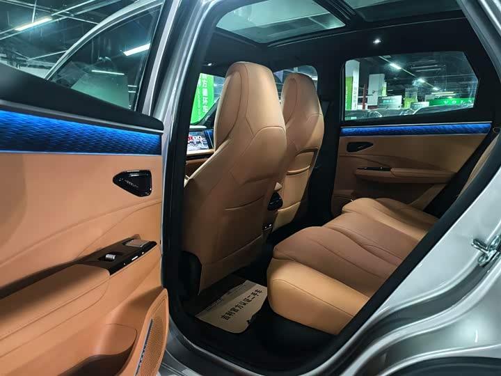 Фото 7 - Geely Galaxy L7