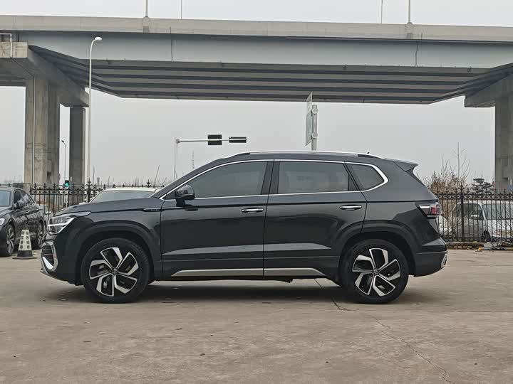 Фото 3 - Volkswagen Tharu