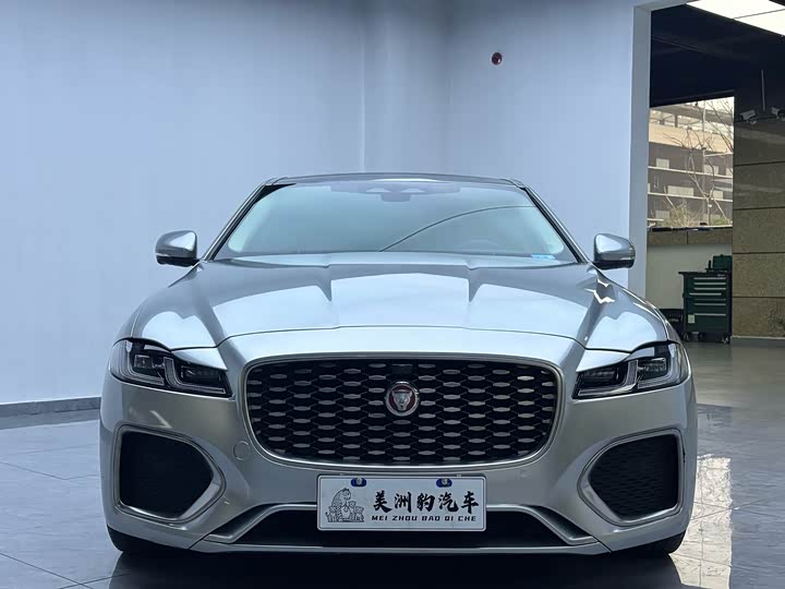 Фото 2 - Jaguar XF L