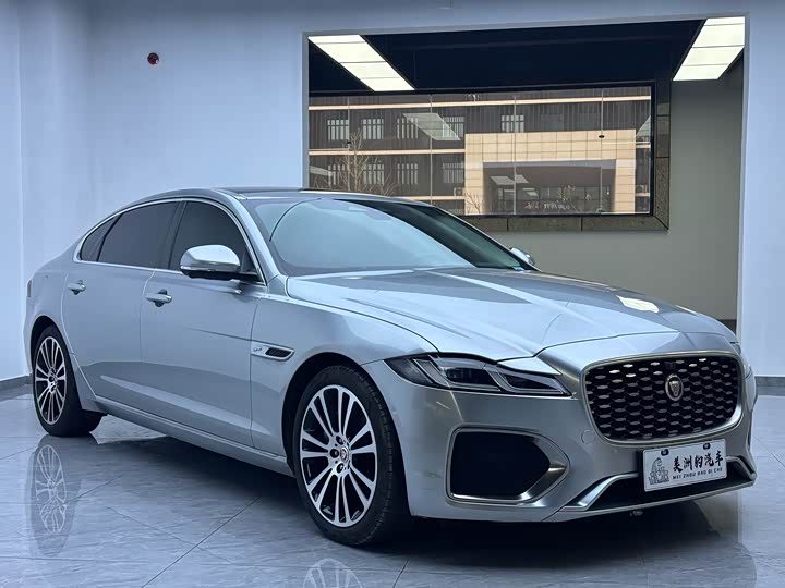 Фото 3 - Jaguar XF L