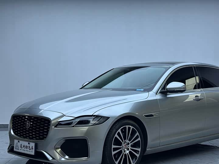 Фото 4 - Jaguar XF L