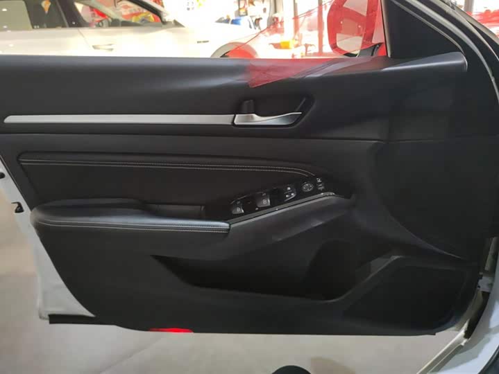 Фото 7 - Nissan Teana