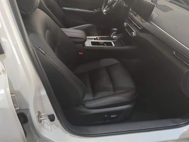 Фото 8 - Nissan Teana