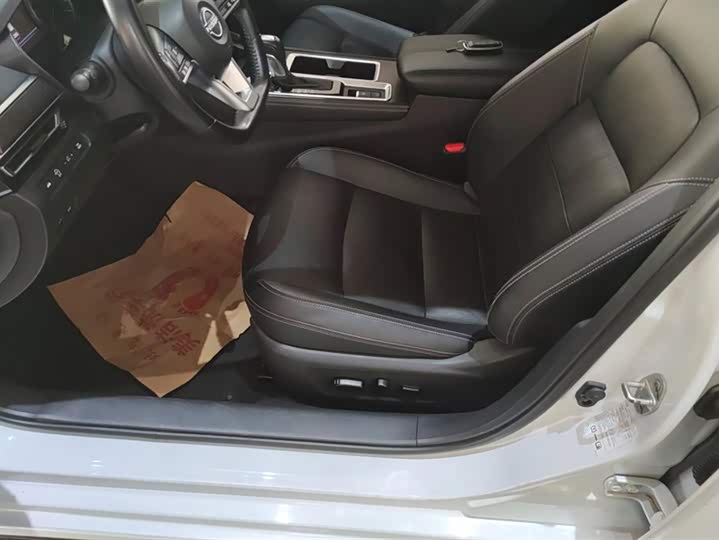 Фото 9 - Nissan Teana