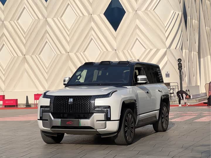 Фото 1 - BYD Yangwang U8