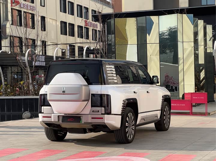 Фото 5 - BYD Yangwang U8