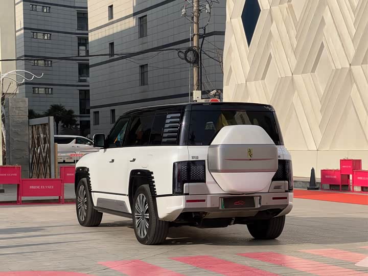 Фото 6 - BYD Yangwang U8