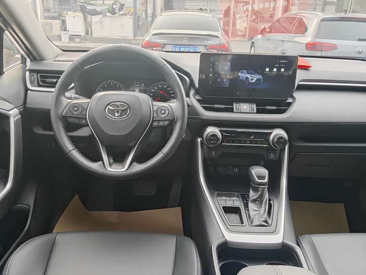 Фото 9 - Toyota Wildlander