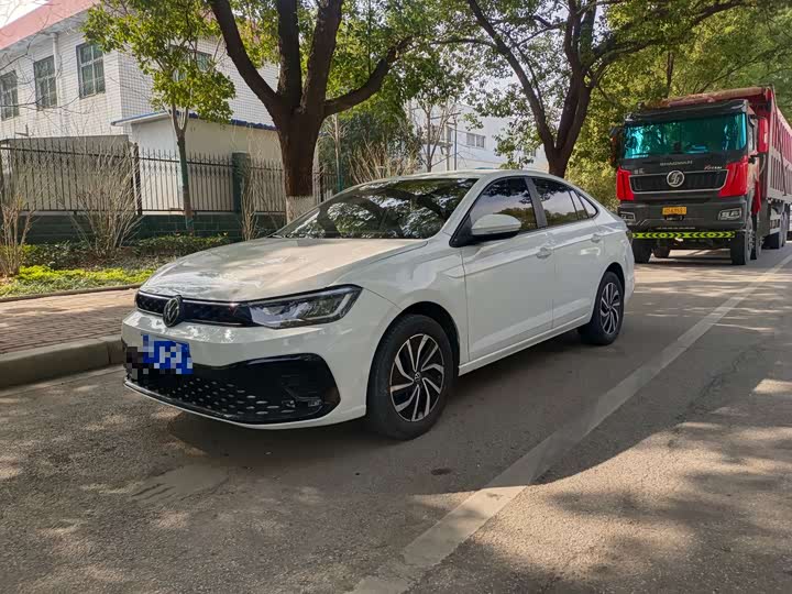 Фото 1 - Volkswagen Lavida