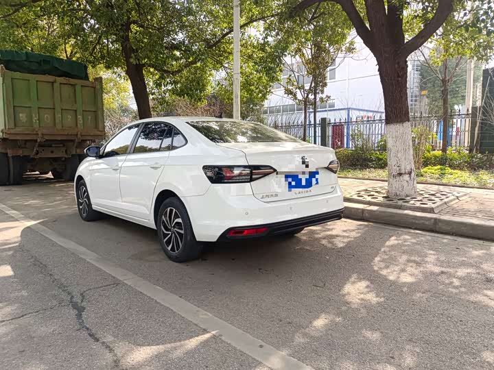 Фото 9 - Volkswagen Lavida