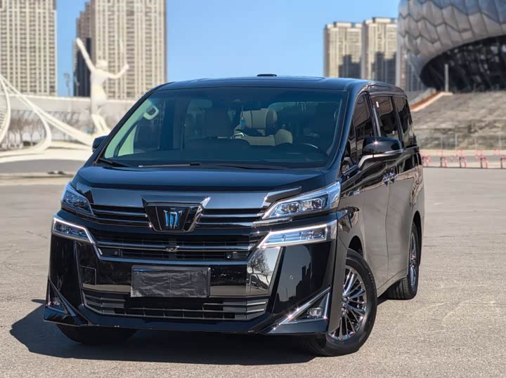 Фото 1 - Toyota Vellfire