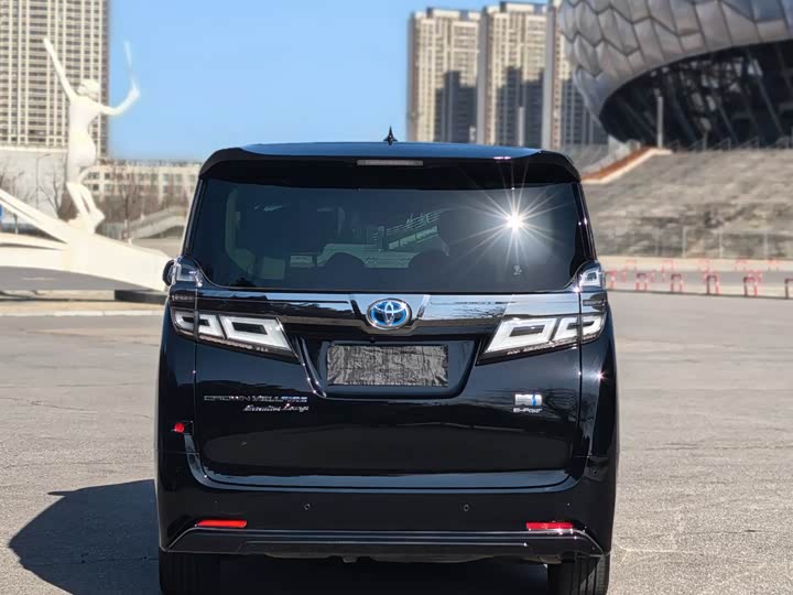 Фото 5 - Toyota Vellfire