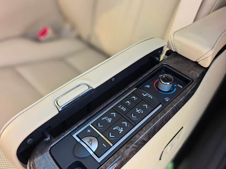 Фото 9 - Toyota Vellfire