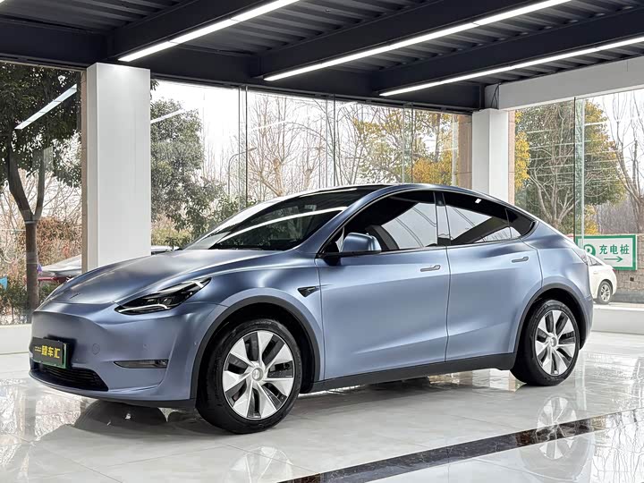 Фото 1 - Tesla Model Y