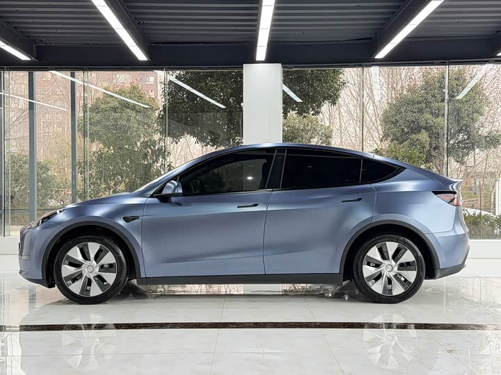 Фото 3 - Tesla Model Y