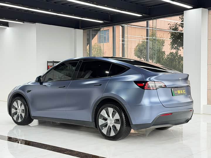 Фото 4 - Tesla Model Y