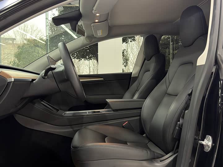 Фото 8 - Tesla Model Y