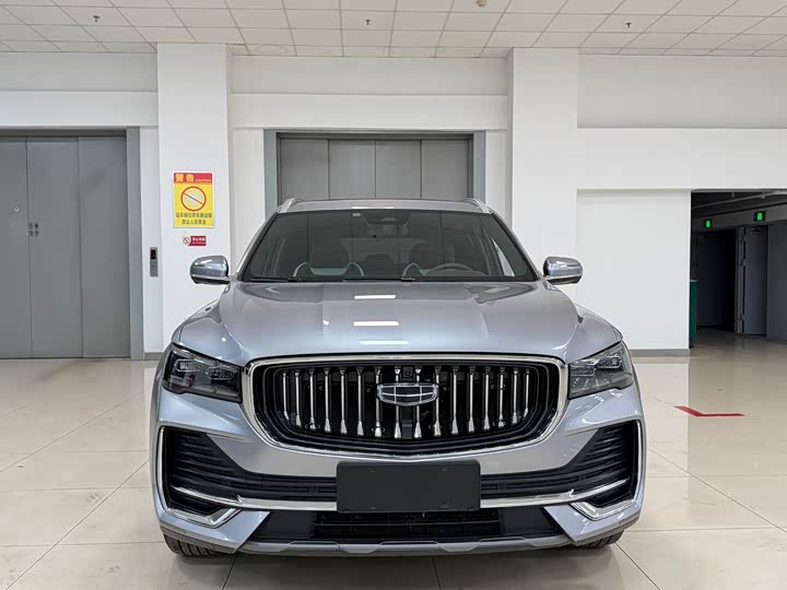 Фото 2 - Geely Monjaro