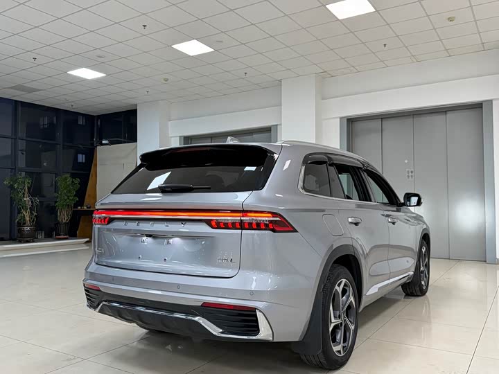 Фото 6 - Geely Monjaro