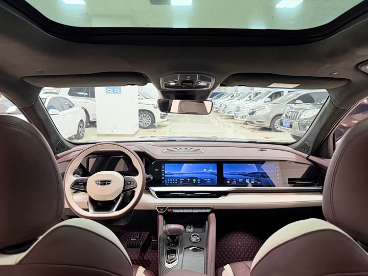 Фото 9 - Geely Monjaro