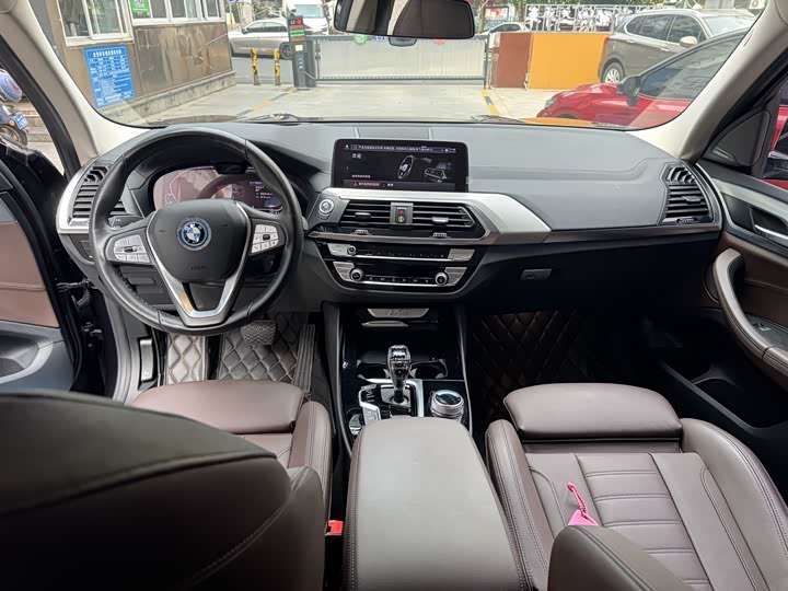 Фото 6 - BMW iX3