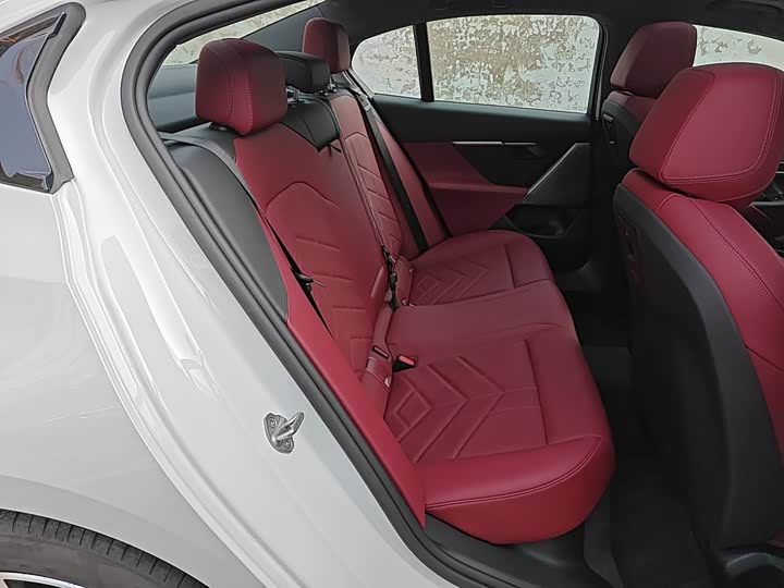 Фото 8 - BMW 5 Series