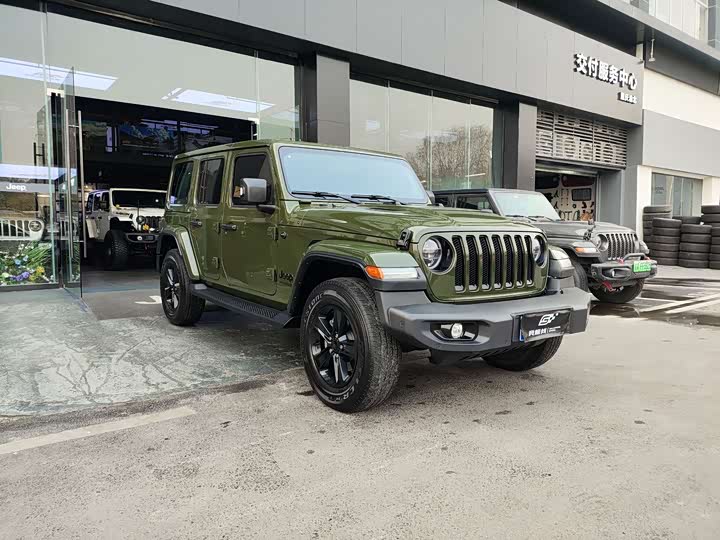 Фото 3 - Jeep Wrangler