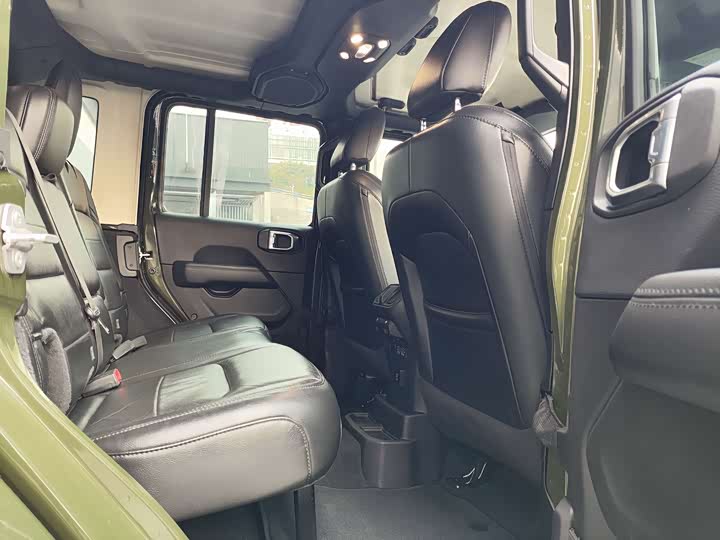 Фото 7 - Jeep Wrangler