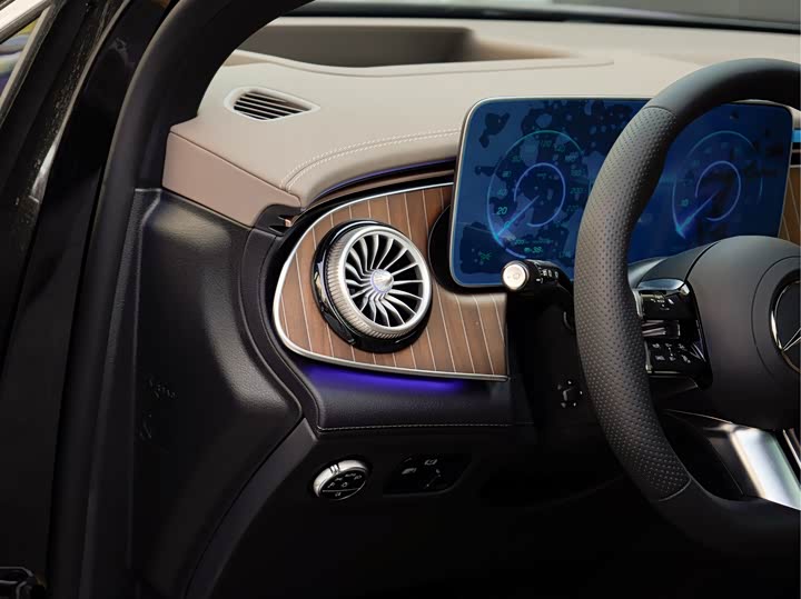 Фото 8 - Mercedes-Benz EQE SUV