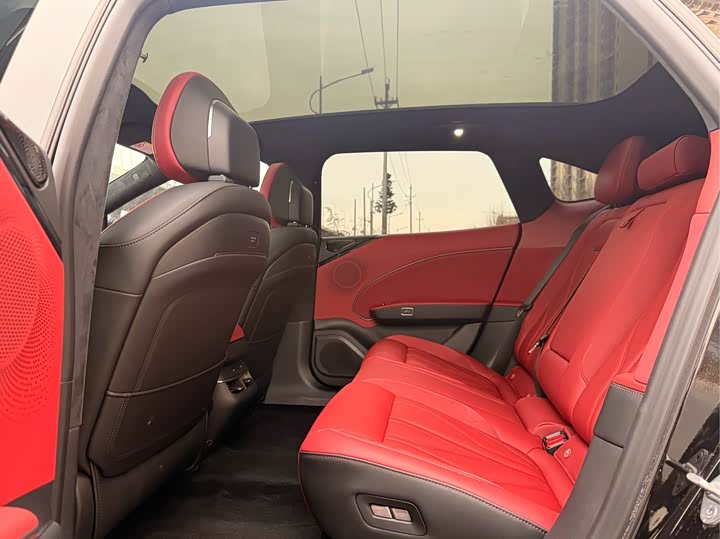 Фото 6 - Zeekr 007 GT