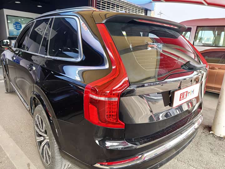 Фото 9 - Volvo XC90