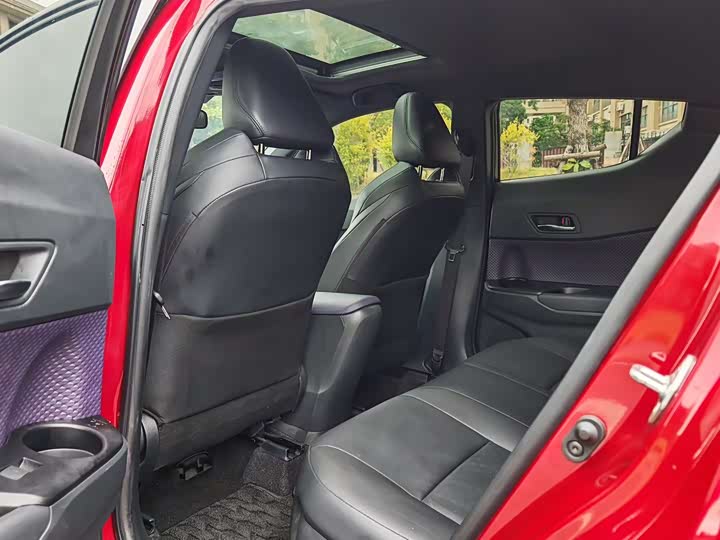 Фото 8 - Toyota Izoa