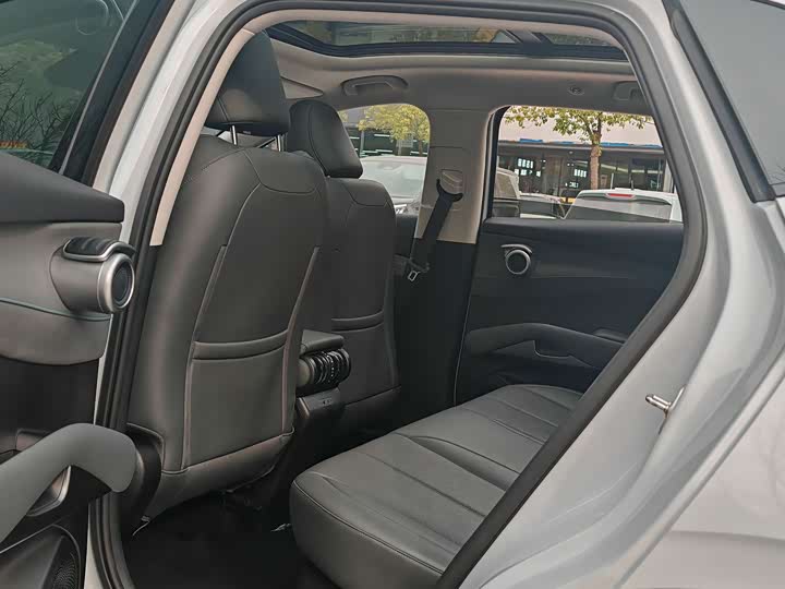 Фото 7 - BYD Yuan Plus