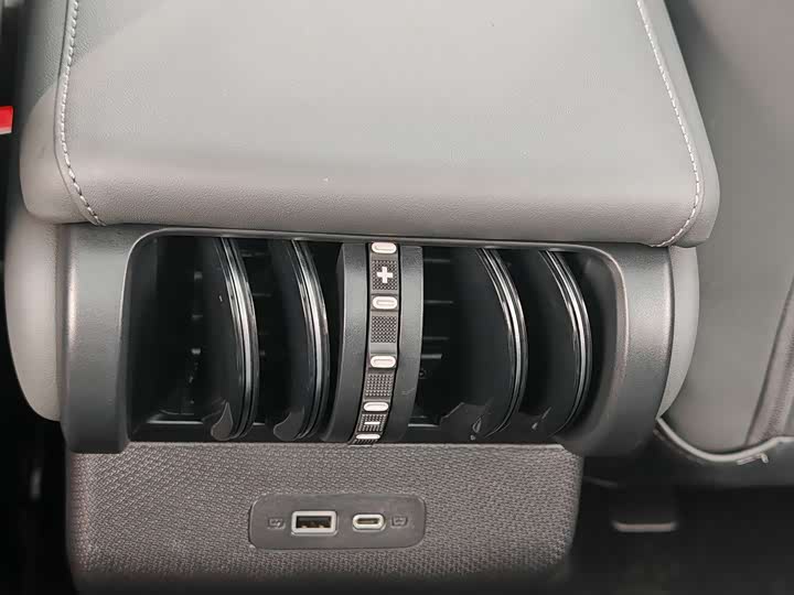 Фото 8 - BYD Yuan Plus