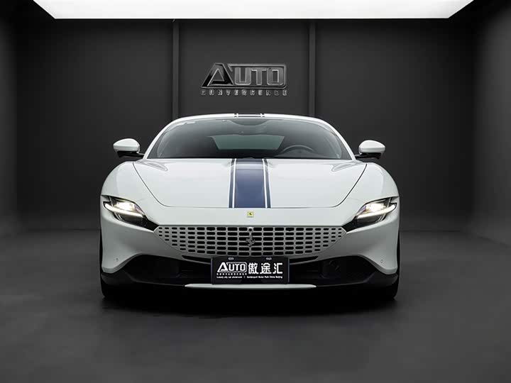 Фото 2 - Ferrari Roma