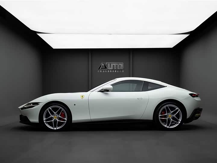 Фото 3 - Ferrari Roma